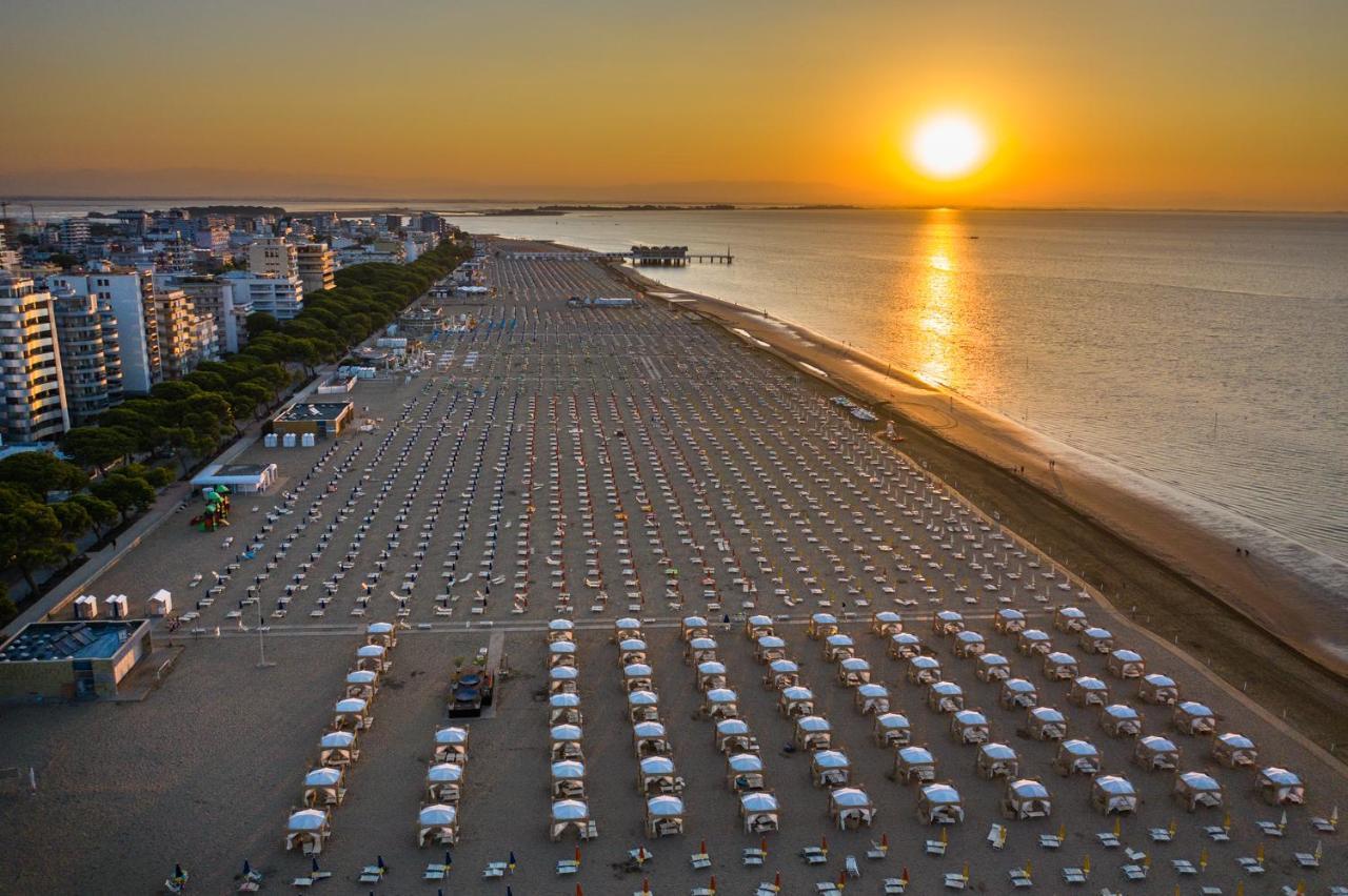 Appartamenti Villaggio Giardino Lignano Sabbiadoro Bagian luar foto