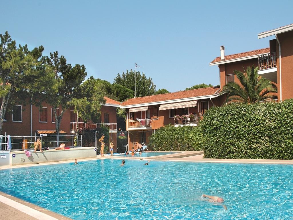 Appartamenti Villaggio Giardino Lignano Sabbiadoro Bagian luar foto